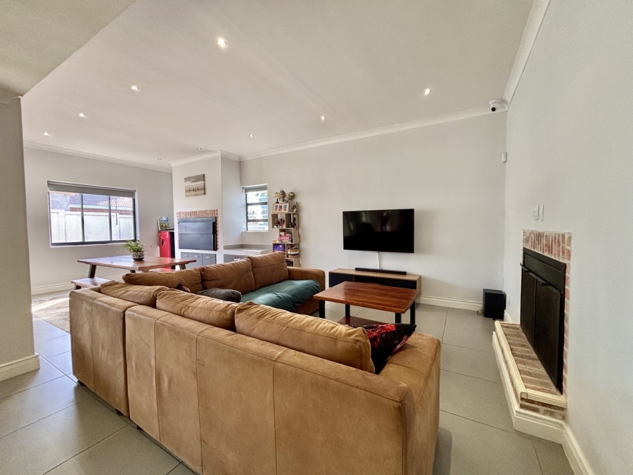 To Let 3 Bedroom Property for Rent in Vierlanden Western Cape